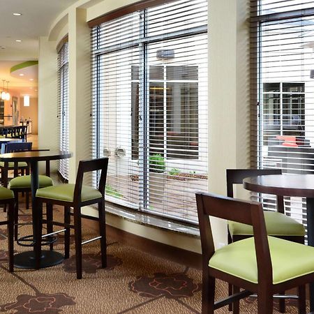 Hilton Garden Inn Greensboro Airport Eksteriør bilde